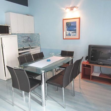 Apartments Zdenka Donji Okrug  Екстер'єр фото