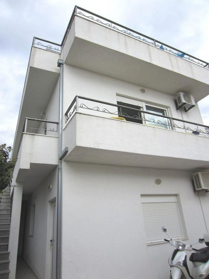Apartments Zdenka Donji Okrug  Екстер'єр фото