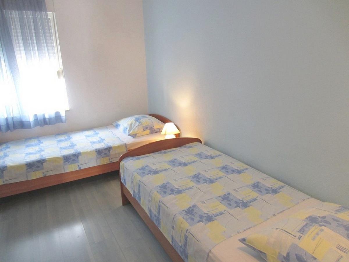 Apartments Zdenka Donji Okrug  Екстер'єр фото