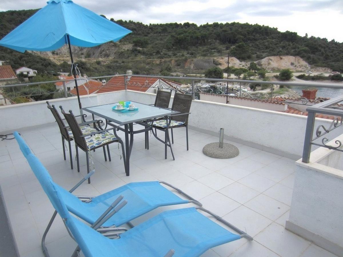 Apartments Zdenka Donji Okrug  Екстер'єр фото