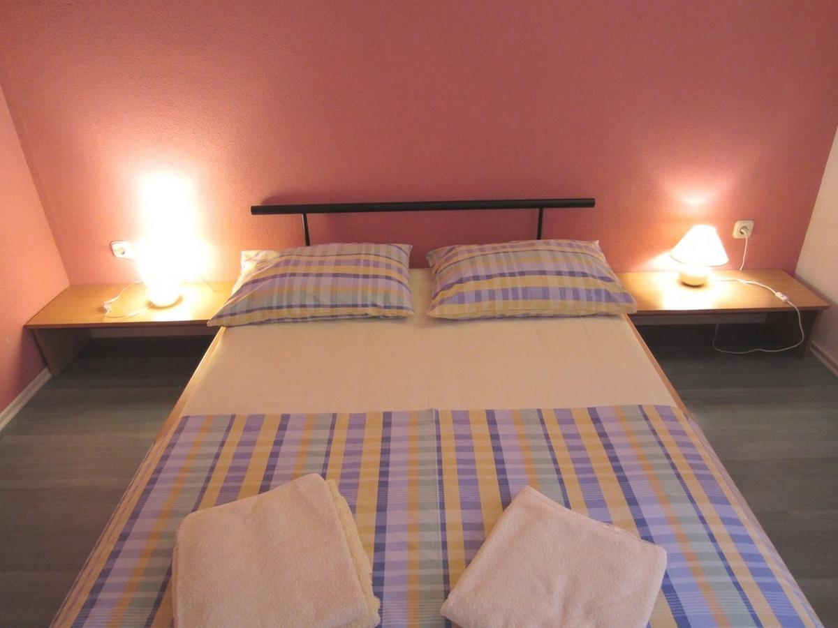 Apartments Zdenka Donji Okrug  Екстер'єр фото