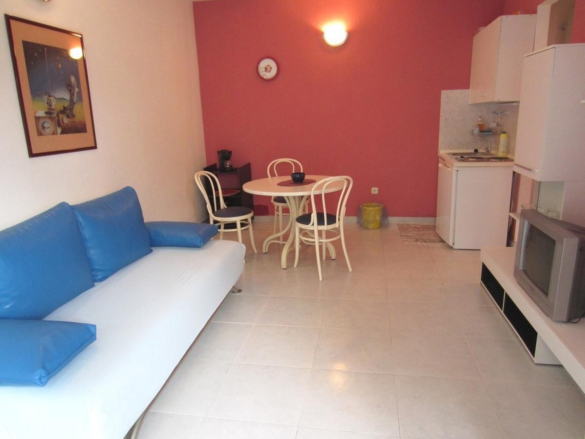 Apartments Zdenka Donji Okrug  Екстер'єр фото